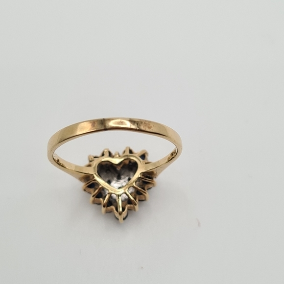 IGC Jewelry 14K Solid Yellow Gold Heart Shaped Ring US Size 7.5 - Picture 6 of 12